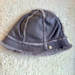 NWOT. UGG Sheepskin Spillseam Bucket Hat.